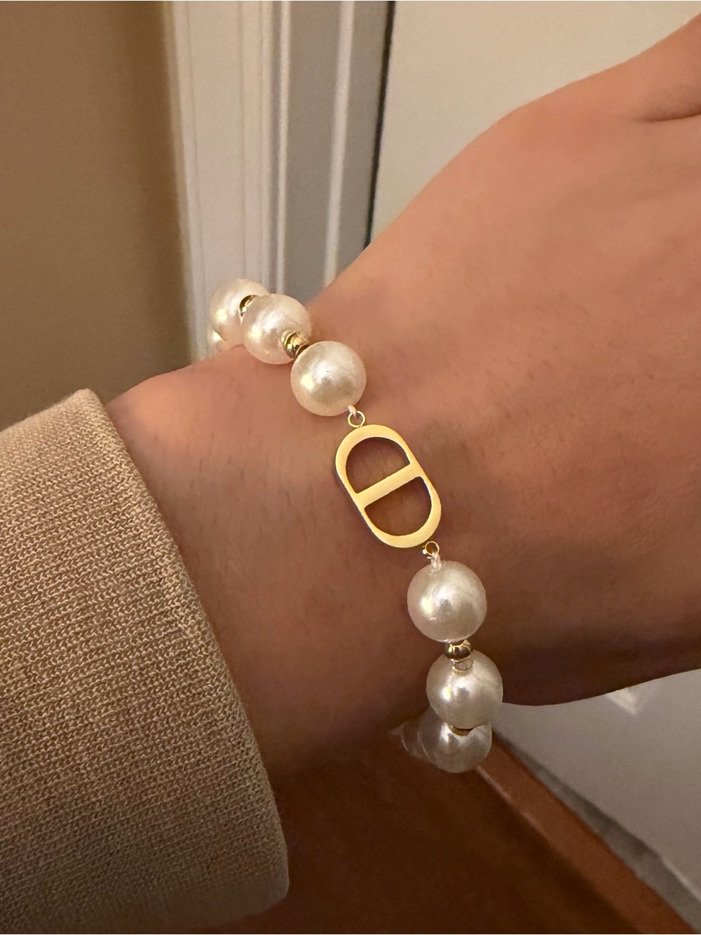 Dior White Pearl Bracelet with Gold CD Accent - Picture 4 of 5